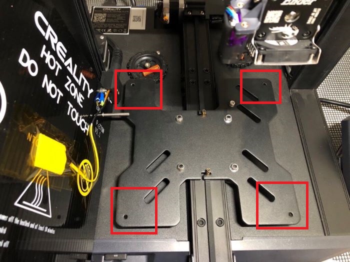 ベースフレームのガタつきを確認