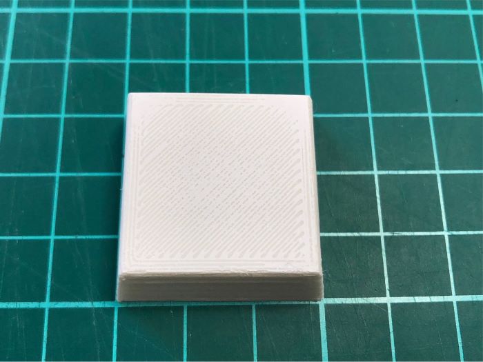 造形物に塗ったパテをヤスリがけした画像