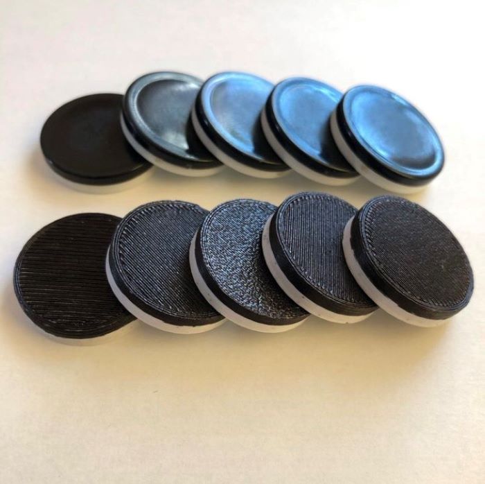 3Dプリンターで製作したオセロの駒