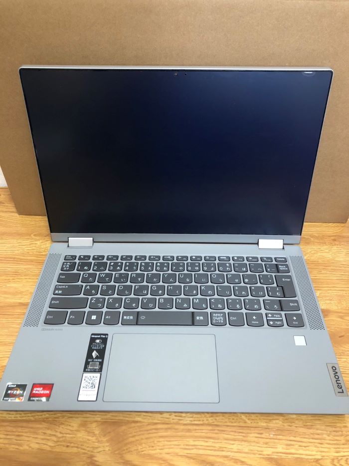 Lenovo IdeaPad Flex 550 14型の写真①
